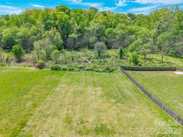 122 Upper Oak Drive, Statesville, NC 28625
