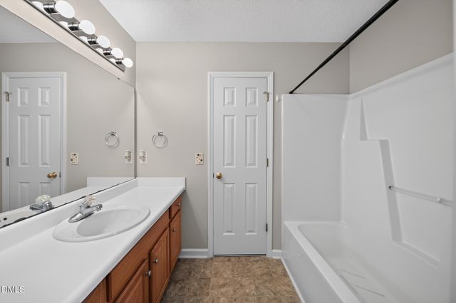 64 Jewel Lane, Four Oaks, NC 27524
