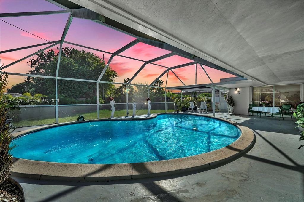 11260 SW 181st Ter, Miami, FL 33157