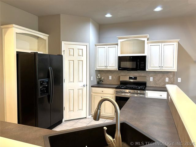 3301 W Atlanta Court, Broken Arrow, OK 74012