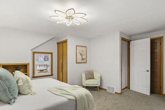 5643 Lacy Road, Fitchburg, WI 53711