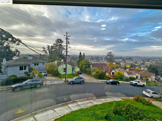 3025 Partridge Ave, Oakland, CA 94605