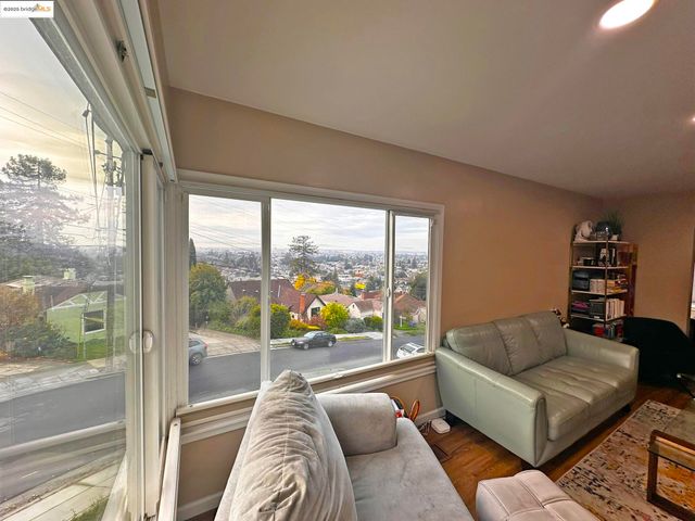 3025 Partridge Ave, Oakland, CA 94605