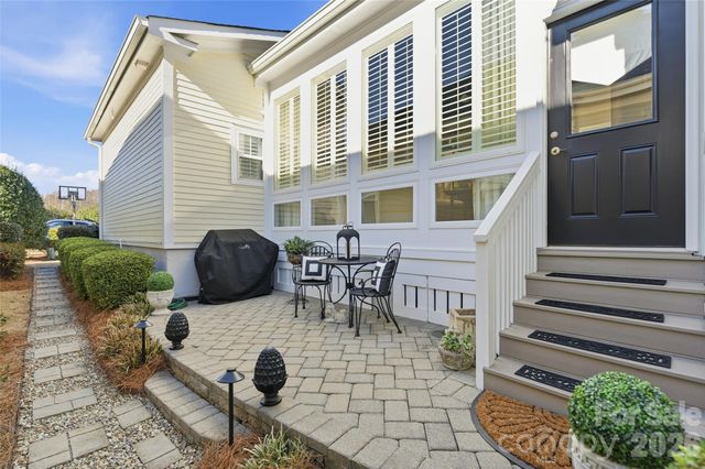 9910 Triple Oak Road, Charlotte, NC 28277