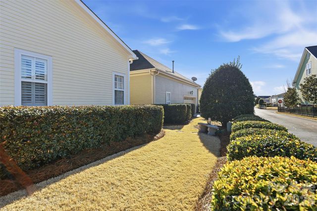 9910 Triple Oak Road, Charlotte, NC 28277