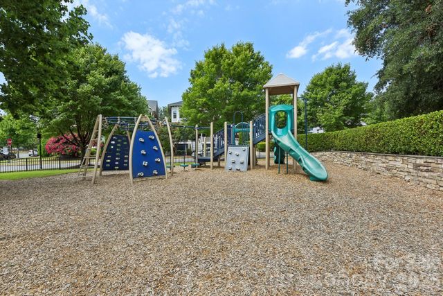 9910 Triple Oak Road, Charlotte, NC 28277