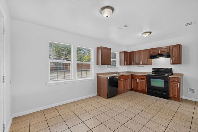 4525 Hunter Street, Haltom City, TX 76117