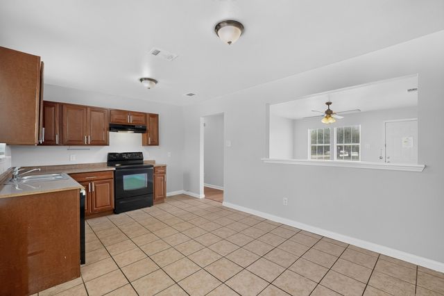 4525 Hunter Street, Haltom City, TX 76117