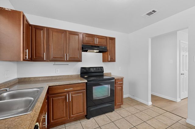 4525 Hunter Street, Haltom City, TX 76117