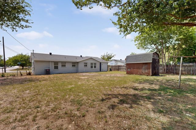 4525 Hunter Street, Haltom City, TX 76117