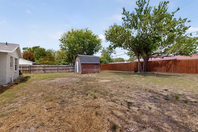 4525 Hunter Street, Haltom City, TX 76117