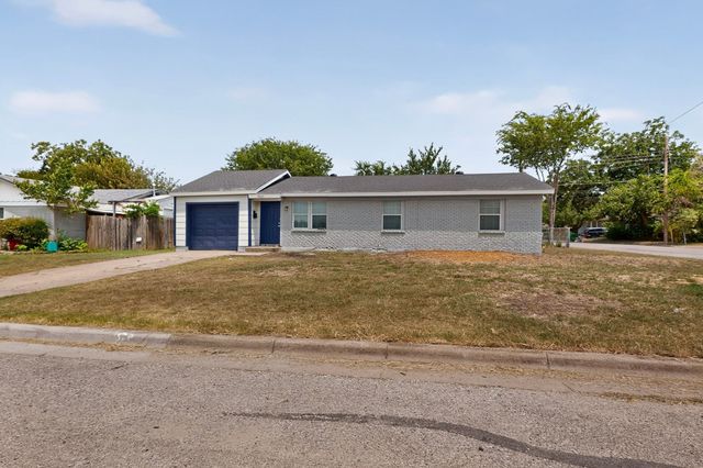 4525 Hunter Street, Haltom City, TX 76117