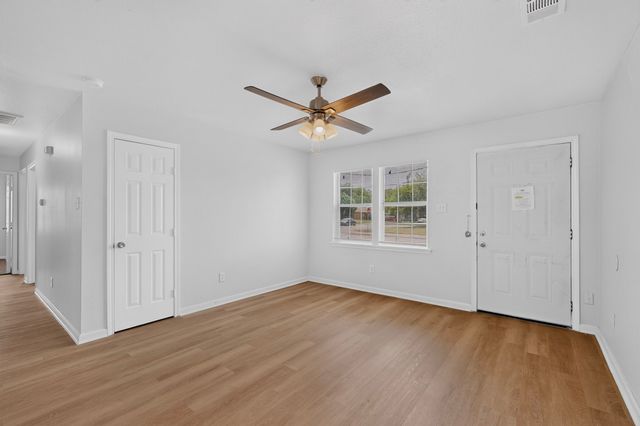 4525 Hunter Street, Haltom City, TX 76117
