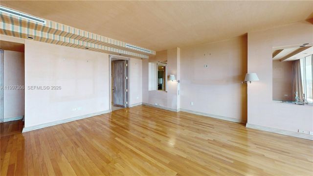 11113 Biscayne Blvd 1251, Miami, FL 33181