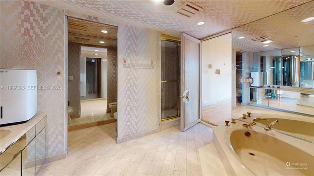 11113 Biscayne Blvd 1251, Miami, FL 33181