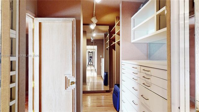 11113 Biscayne Blvd 1251, Miami, FL 33181