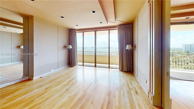 11113 Biscayne Blvd 1251, Miami, FL 33181