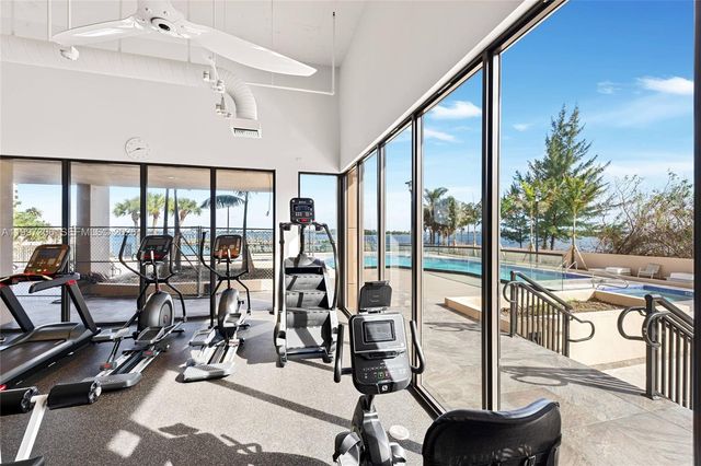 11113 Biscayne Blvd 1251, Miami, FL 33181