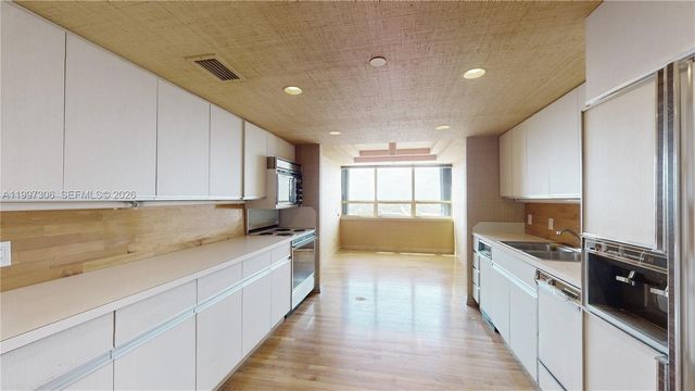 11113 Biscayne Blvd 1251, Miami, FL 33181