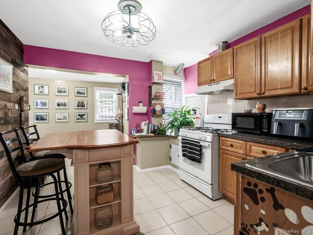 218-12 141st Road, Springfield Gardens, NY 11413