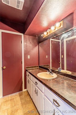 34855 W 261st Street S, Bristow, OK 74010