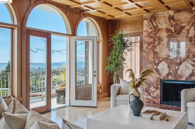 210 Scenic Ave., Piedmont, CA 94611