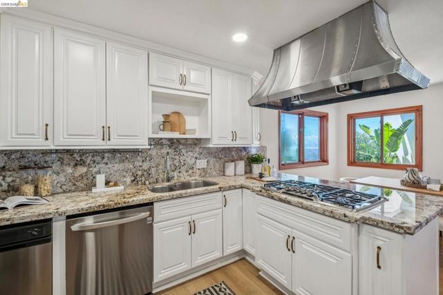 210 Scenic Ave., Piedmont, CA 94611