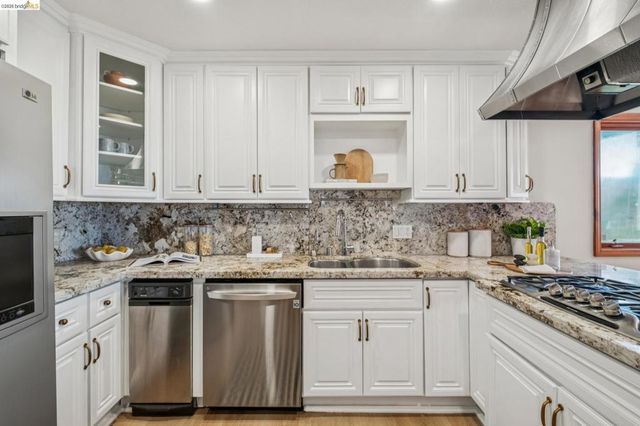 210 Scenic Ave., Piedmont, CA 94611