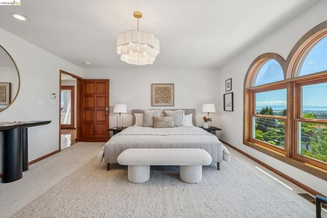 210 Scenic Ave., Piedmont, CA 94611