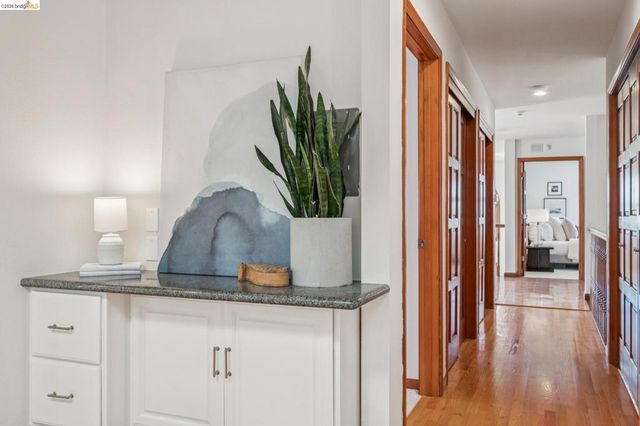 210 Scenic Ave., Piedmont, CA 94611