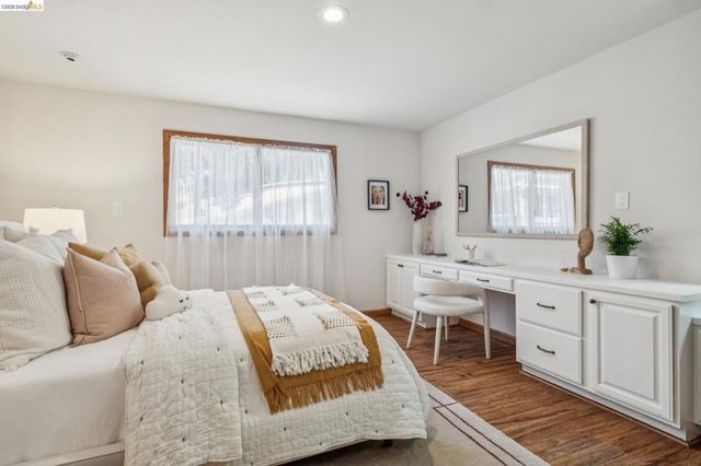 210 Scenic Ave., Piedmont, CA 94611