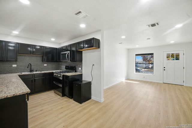 1031 Thorain, San Antonio, TX 78201