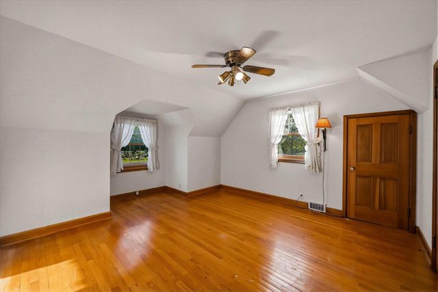 7230 W Freistadt ROAD, Mequon, WI 53092