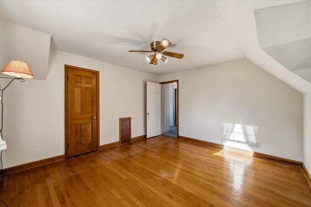 7230 W Freistadt ROAD, Mequon, WI 53092