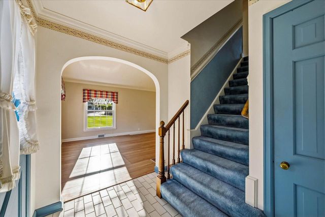 7230 W Freistadt ROAD, Mequon, WI 53092