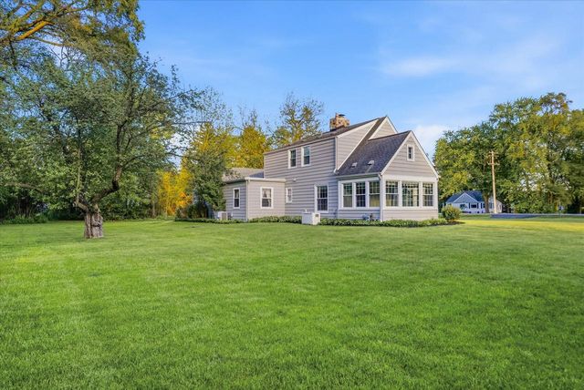 7230 W Freistadt ROAD, Mequon, WI 53092