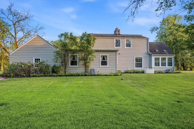 7230 W Freistadt ROAD, Mequon, WI 53092
