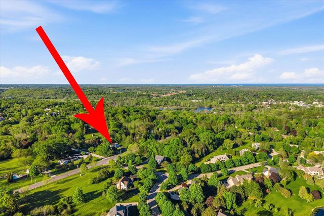 7230 W Freistadt ROAD, Mequon, WI 53092