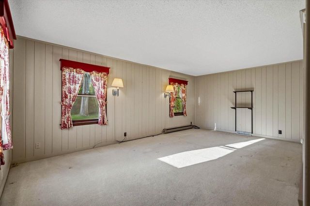 7230 W Freistadt ROAD, Mequon, WI 53092