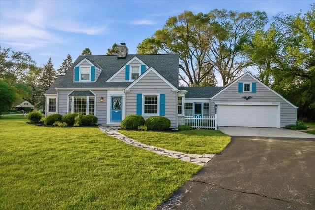 7230 W Freistadt ROAD, Mequon, WI 53092