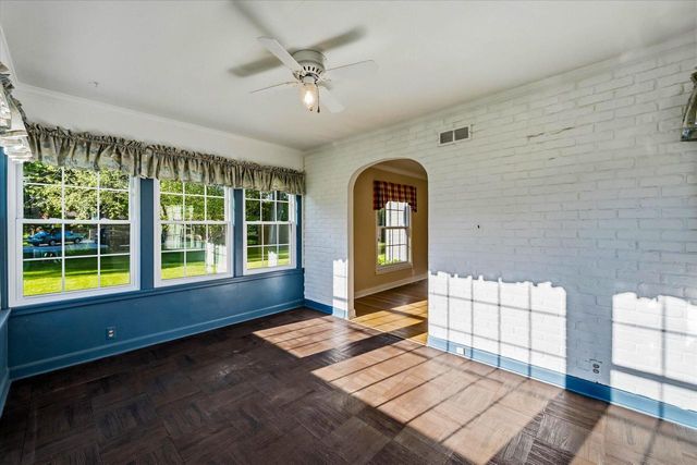 7230 W Freistadt ROAD, Mequon, WI 53092
