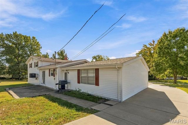 9 Pedrotti Lane, O'fallon, MO 63366