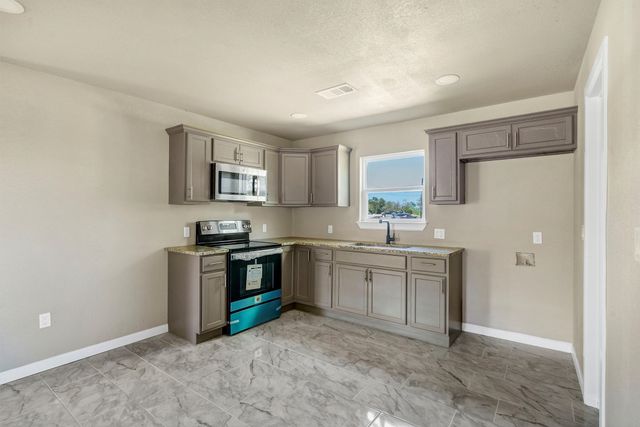 214 Stone Street, Granbury, TX 76048