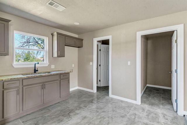214 Stone Street, Granbury, TX 76048