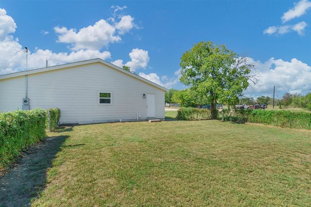 214 Stone Street, Granbury, TX 76048
