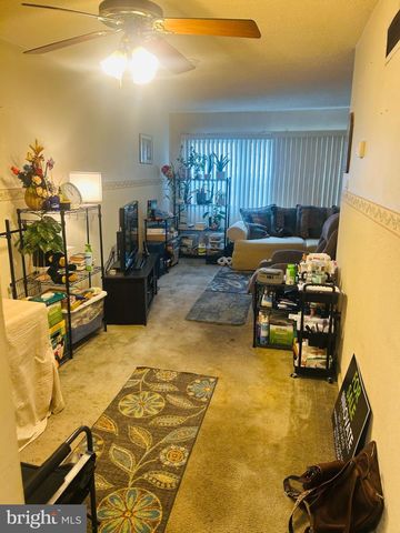5621 MITCHELL RD, Levittown, PA 19057