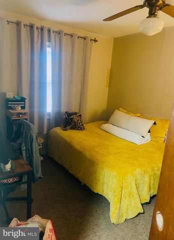 5621 MITCHELL RD, Levittown, PA 19057