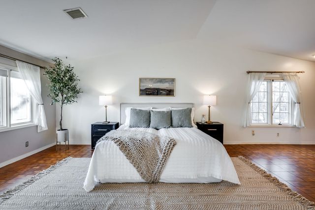 8720 E Overbrook St, Wichita, KS 67206