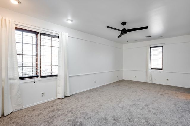 8720 E Overbrook St, Wichita, KS 67206