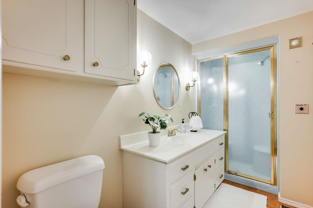 8720 E Overbrook St, Wichita, KS 67206